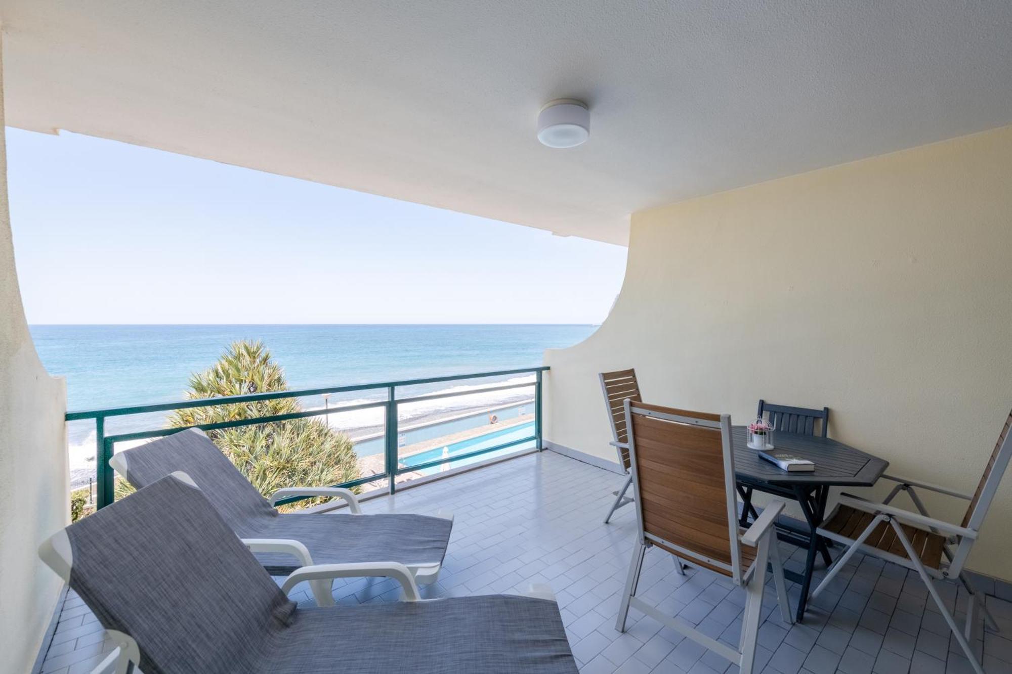 Atlantic View Apartment At Formosa Beach Funchal  Exterior photo